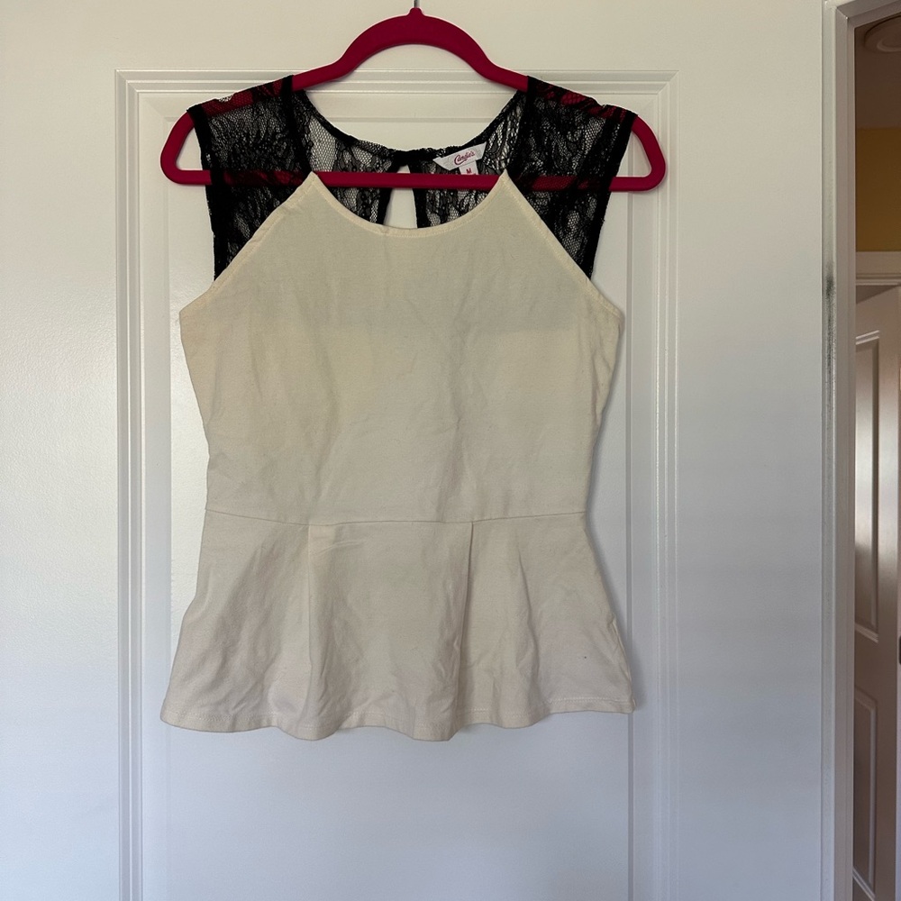 Candies Lace Sleeve & Back Top. Size medium.
